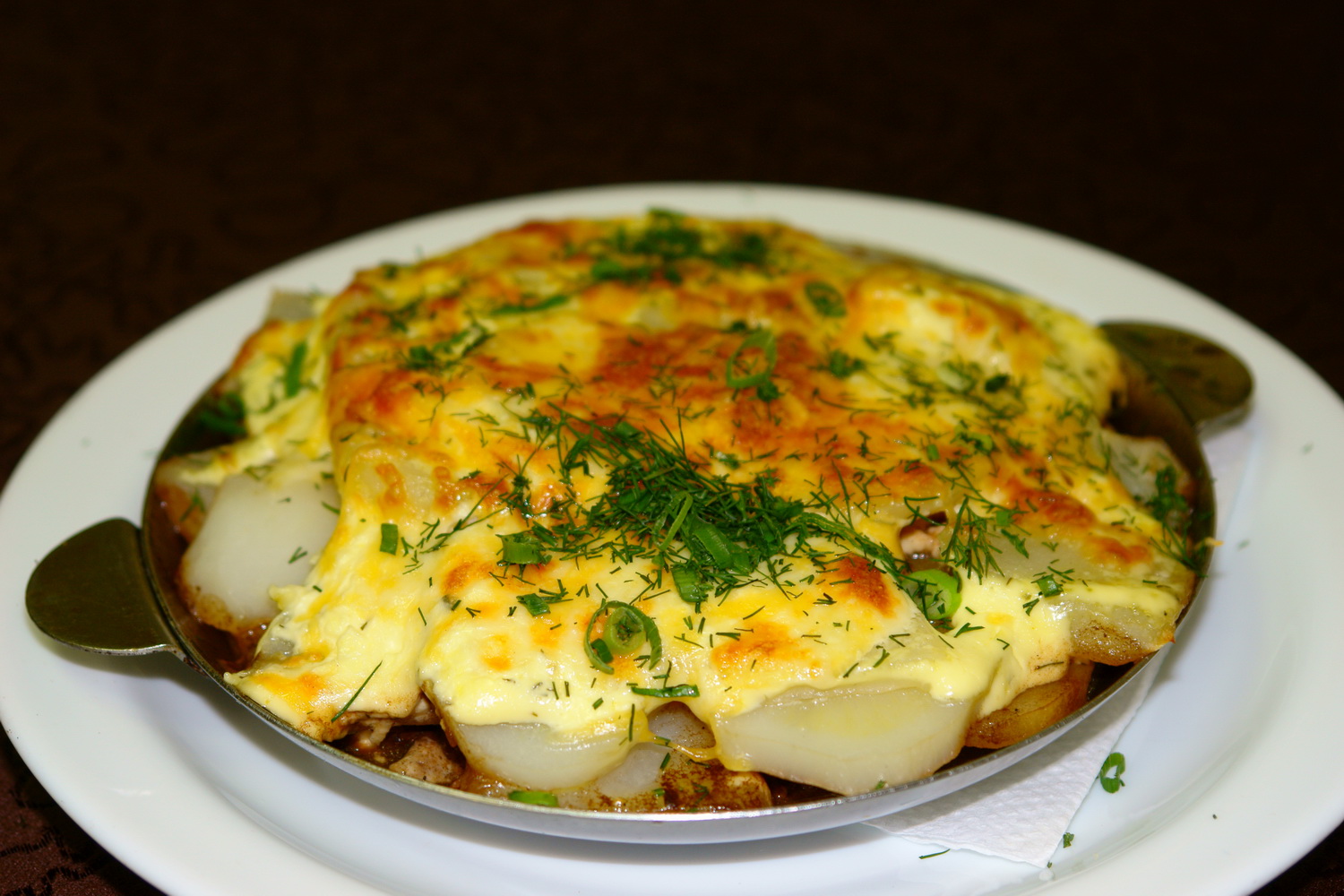 Курица по французски, в духовке под сыром с картошкой