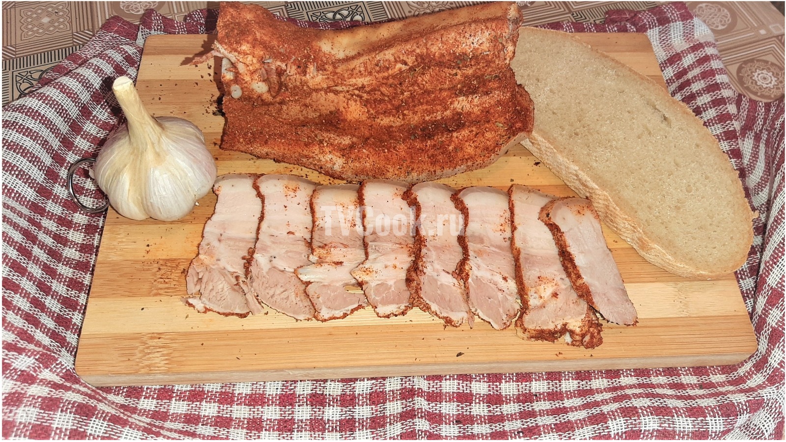 Нежная и сочная грудинка, запеченная в духовке – всегда кстати! оригинальные варианты приготовления свежей и копчёной грудинки, запечённой в духовке