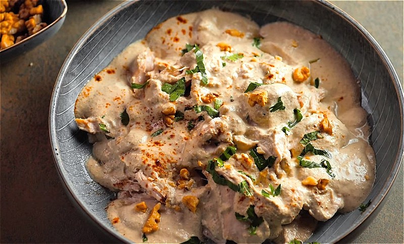 Сациви из курицы – 4 рецепта грузинской кухни