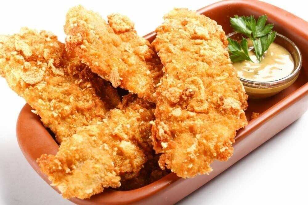 Отбивные из куриного филе на сковороде в кляре