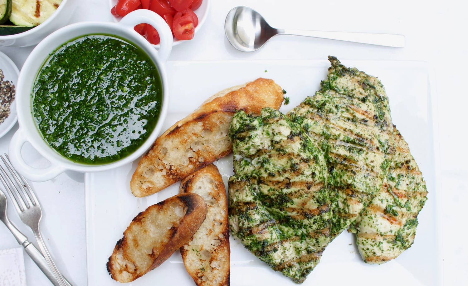 Пицца из теста на молоке с курицей и соусом песто рецепт с фото - 1000.menu