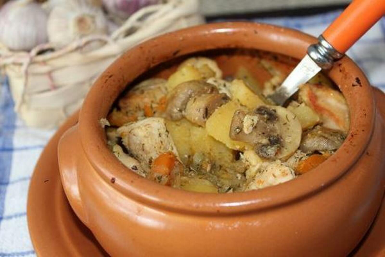 10 самых вкусных рецептов картофеля в духовке