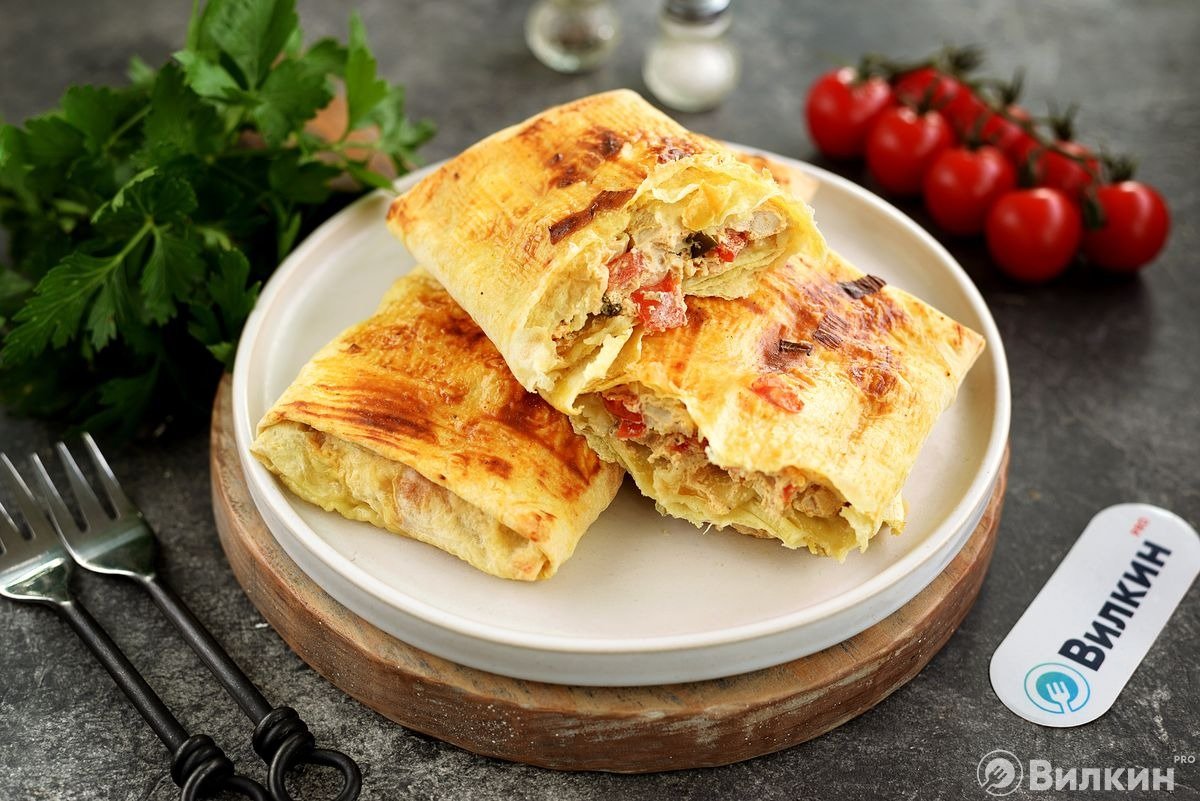 Курица в лаваше, запеченная в духовке, — просто и вкусно!