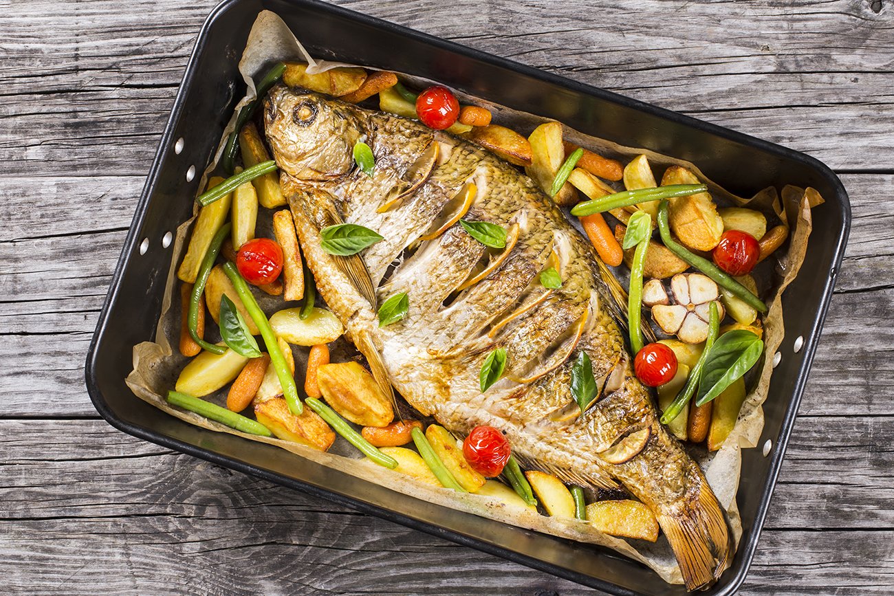 Речная рыба в духовке: рецепты, как вкусно запечь целиком, приготовление консервов