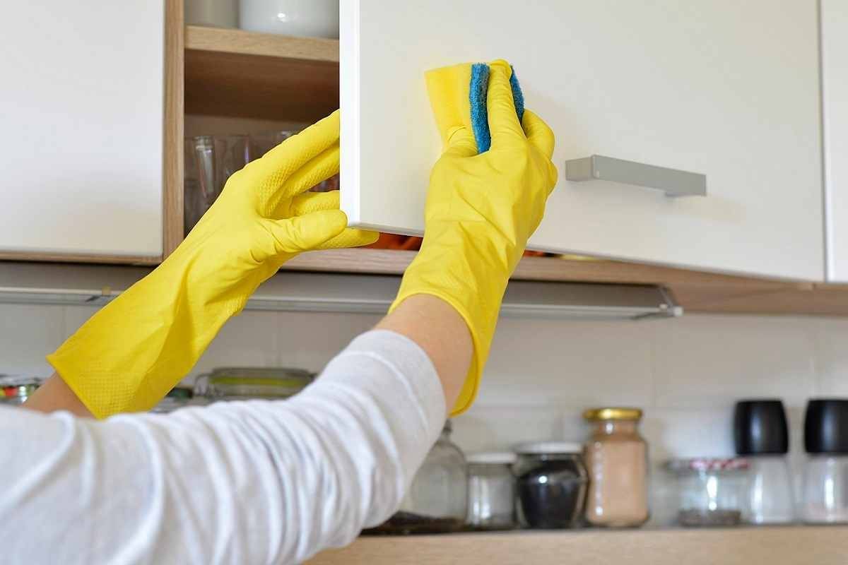 Чем отмыть жир на кухне: 14 народных способов