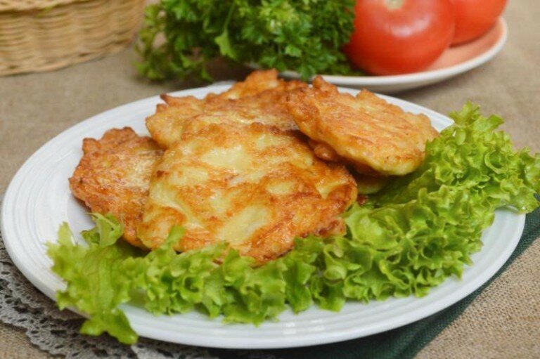 Шницель из куриной грудки – 5 рецептов, как приготовить в духовке и на сковороде