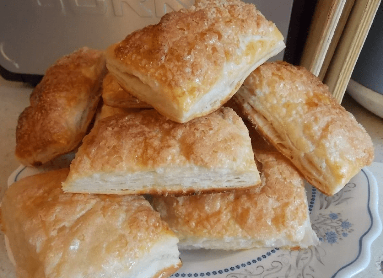 Слойки с творогом из слоеного теста быстро и очень вкусно - простой пошаговый рецепт с фото от алены каменевой