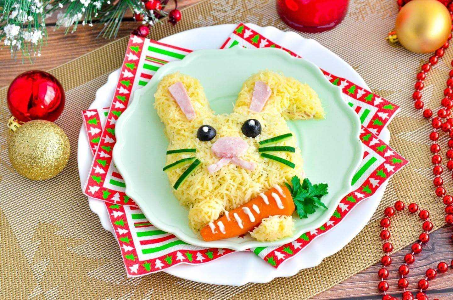 Слоеные салаты к новому году 2024 – новинки простых и вкусных рецептов с фото