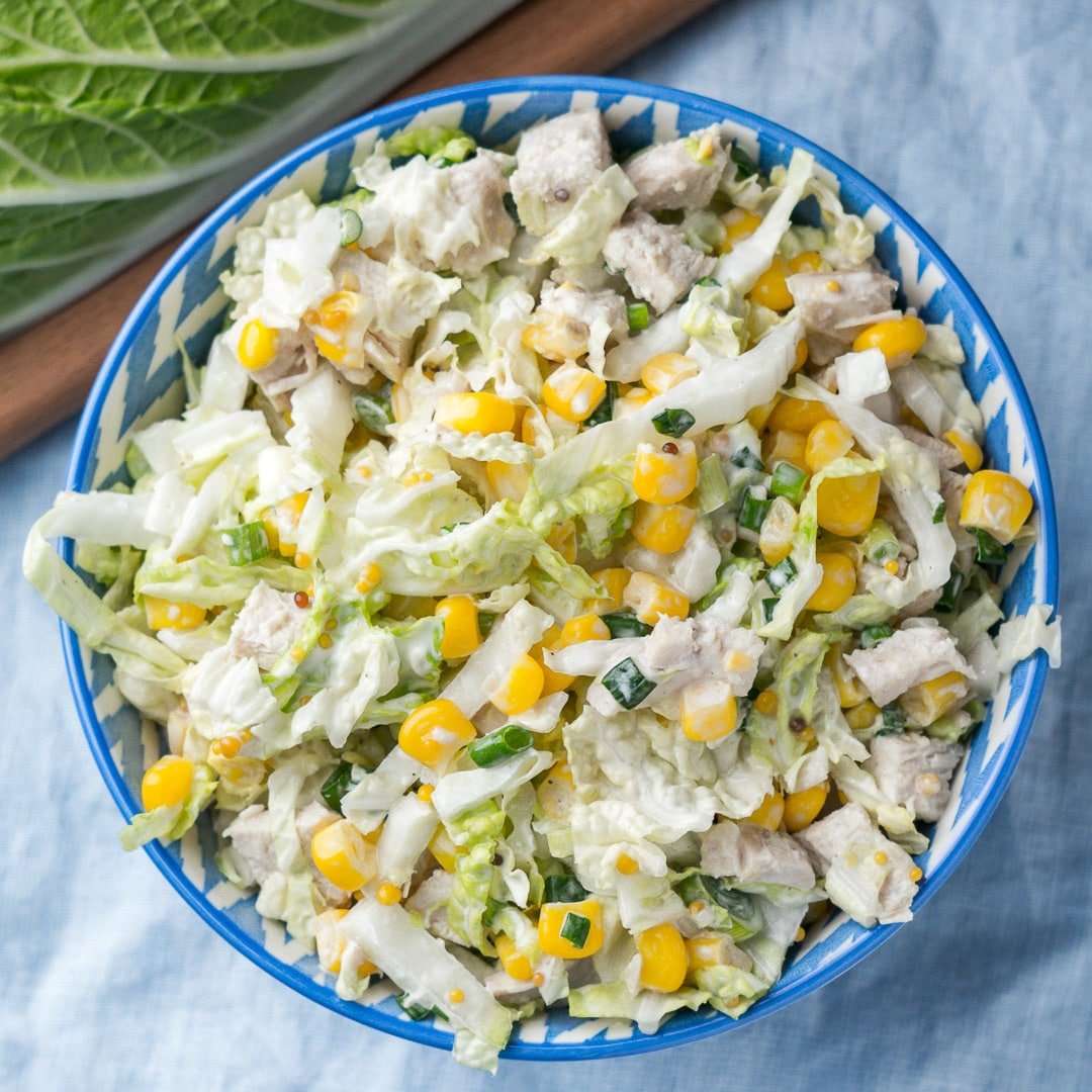 Салат с крабовыми палочками и кукурузой: 5 классических рецептов