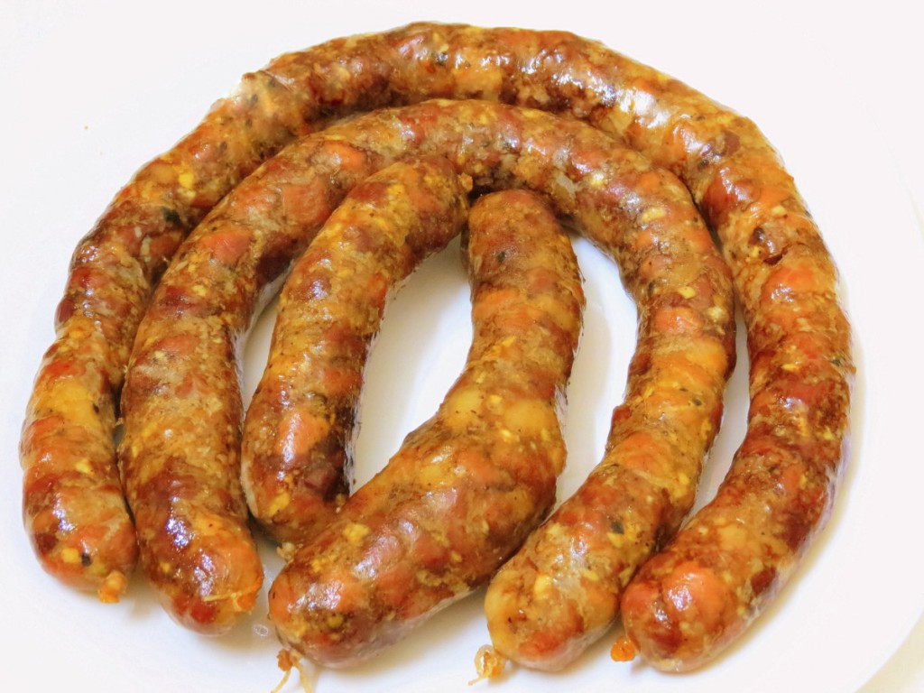 Домашние колбаски из мясного фарша на сковороде – 5 рецептов приготовления
