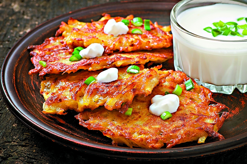 Классические драники из картошки — вкусные рецепты на сковороде