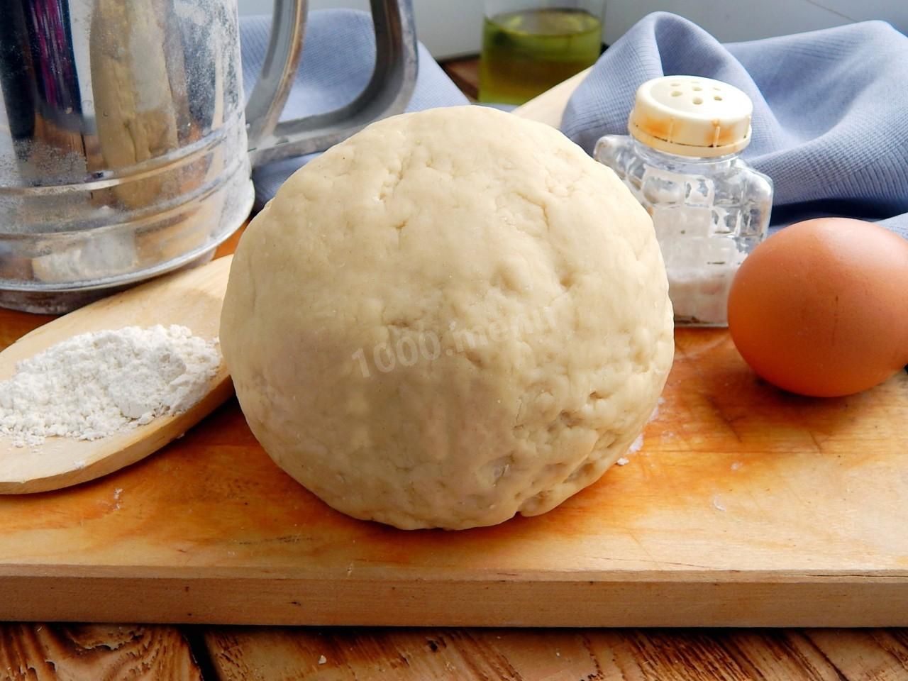 Тесто для домашних пельменей — мягкое, эластичное и вкусное