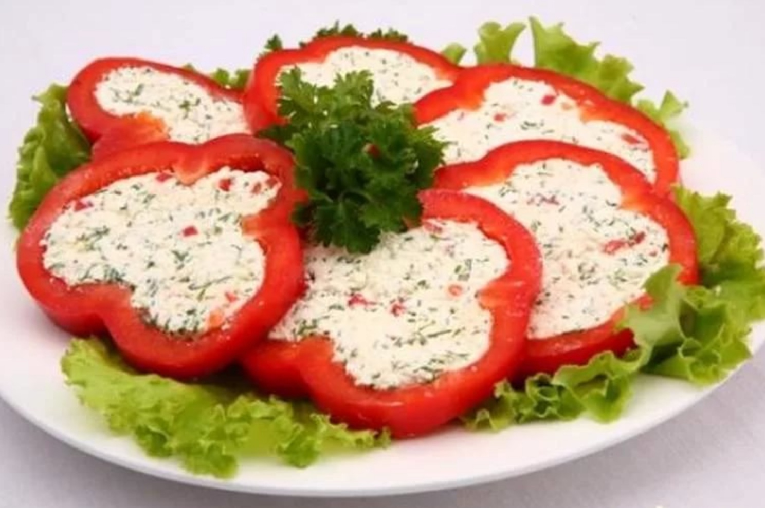 Перец фаршированный сыром и яйцом холодная закуска