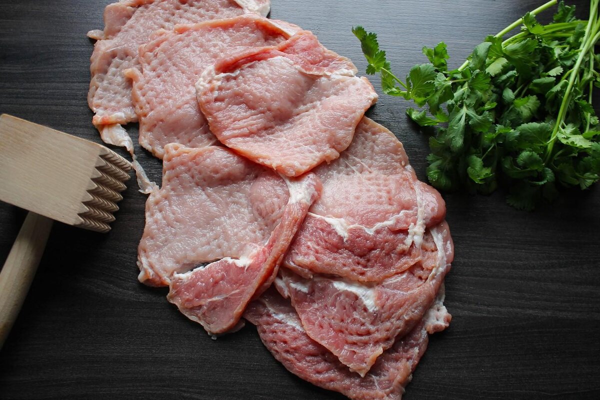 Отбивные из свинины на сковороде — 5 рецептов приготовления вкусных и сочных отбивных