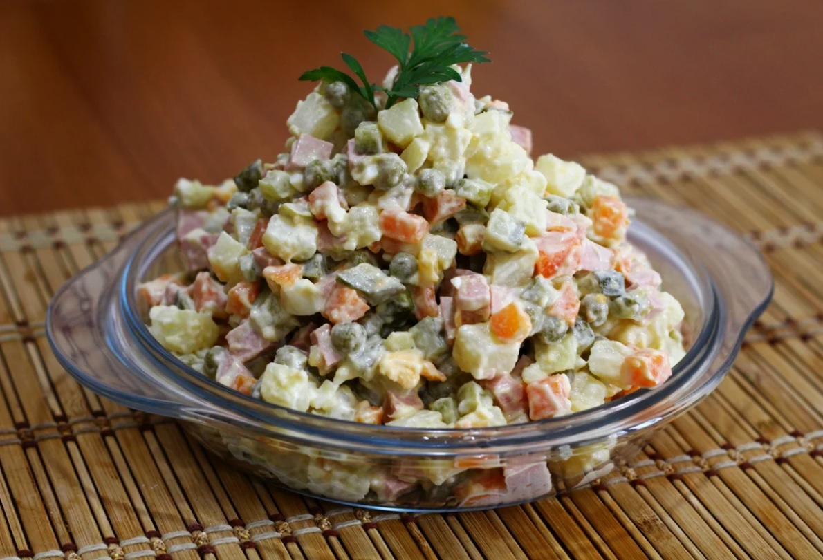Классический салат оливье — 7 простых и вкусных рецептов