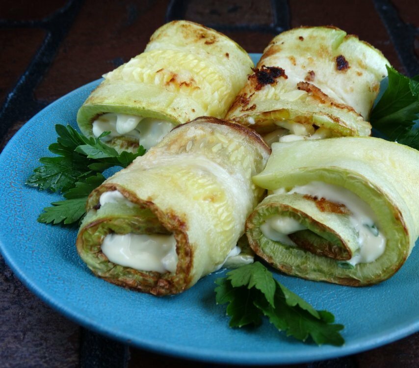 Рулетики из кабачков с начинкой – 6 пошаговых рецептов вкусной закуски