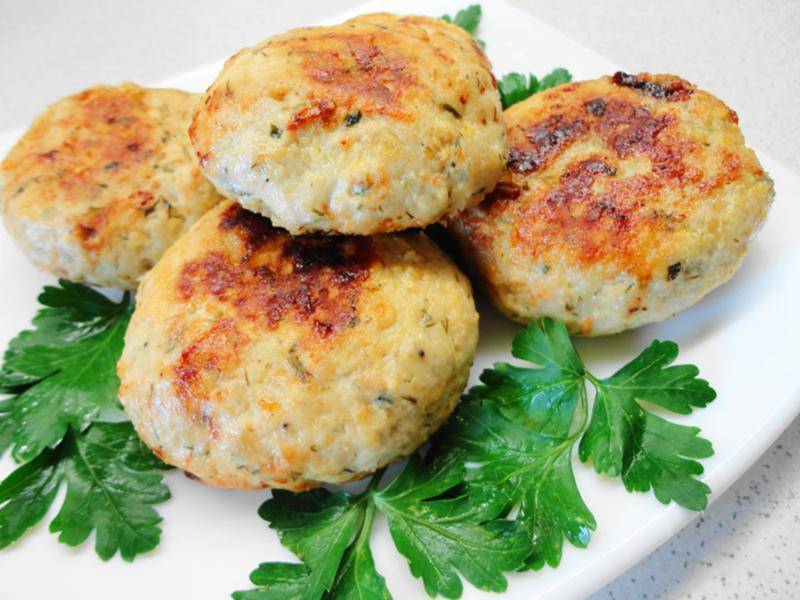 Куриные пп-котлеты в духовке. сочные куриные котлеты с сыром в духовке | здоровое питание