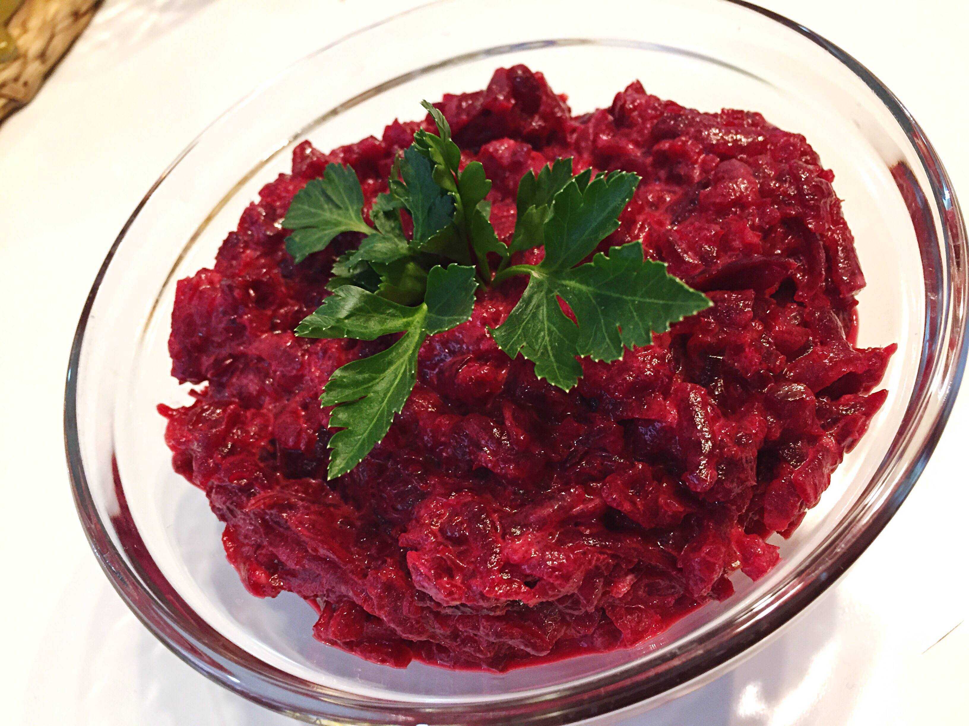 Салат из свеклы: очень вкусные рецепты «пальчики оближешь»