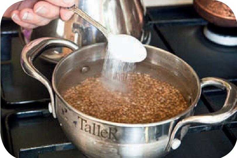 Очень вкусное блюдо как для завтрака так и для обеда или ужина можно приготовить совсем без мясных продуктов например гречку с вешенками Такая каша понравится