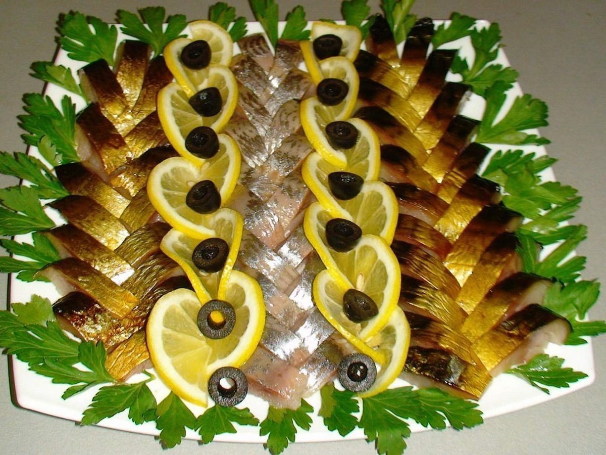 Новогодние закуски: 20 самых вкусных и простых рецептов
