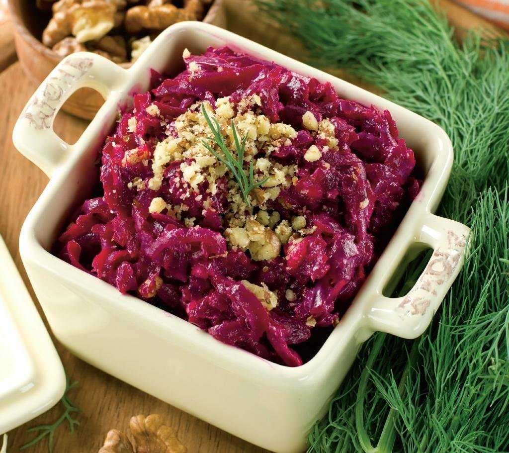 Салат из свеклы с орехами и чесноком: изумительно вкусно