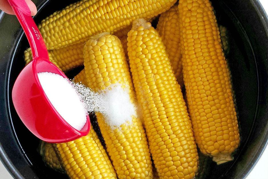 Как и сколько варить кукурузу в мультиварке?